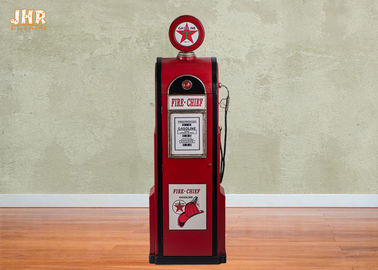 Gas Pump Storage Rack Antique Trang trí lưu trữ gỗ Tủ màu đỏ Sàn gỗ màu đỏ
